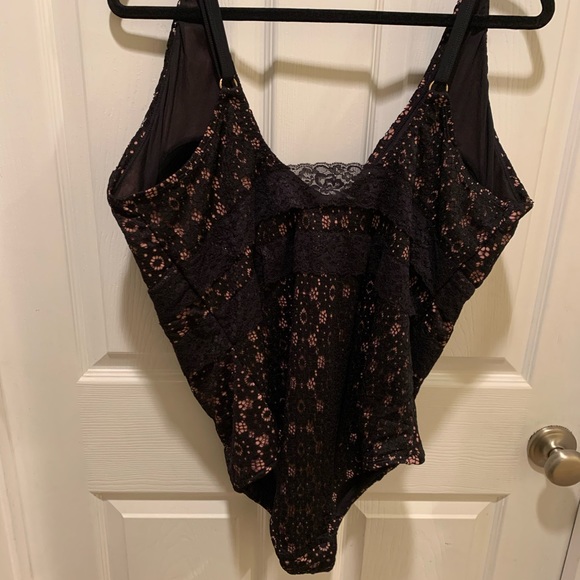 Body suite size 3XL gently used - Picture 2 of 6